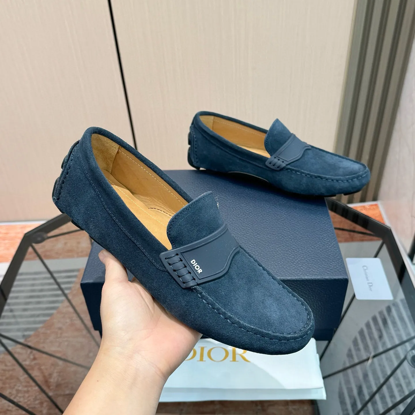 Men's shoes: 580💰 (Niu Li) (Dior Doudou shoes) Exclusive new model Official website new model The upper is made of high-quality imported calf, the color is delicate, and the luxurious texture flows. Tailor-made for exquisite men, creating a noble aura. Delicate and smooth lines. Cowhide lining. Size: 38-44, 45 customized. Outdoor driving shoes for experienced drivers🚗